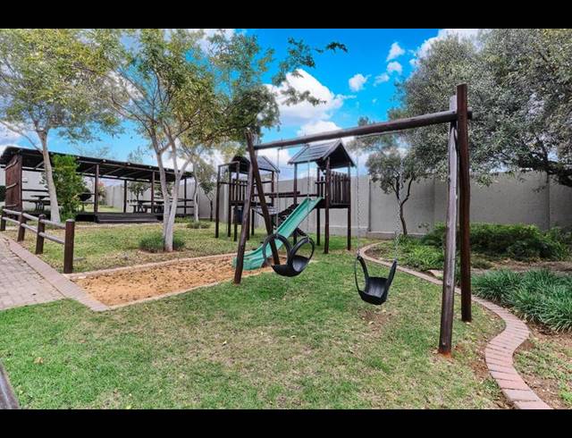 1 BEDROOM APARTMENT FOR SALE IN LONEHILL